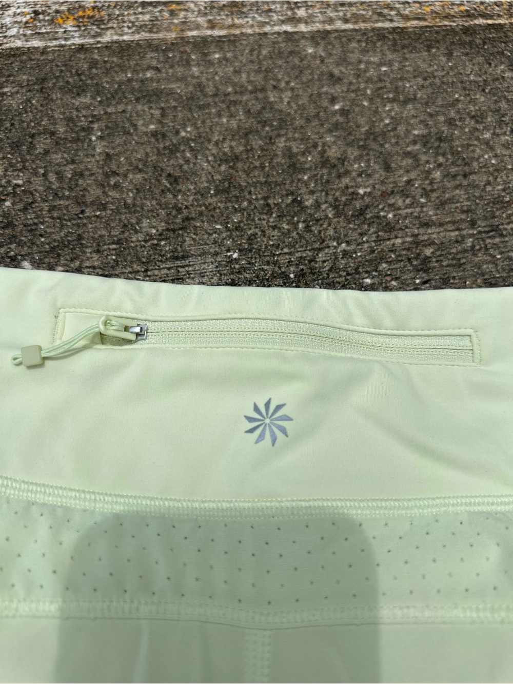 Athleta Light Yellow Run With It 3.5" Short - Size XS - Picture 5 of 5